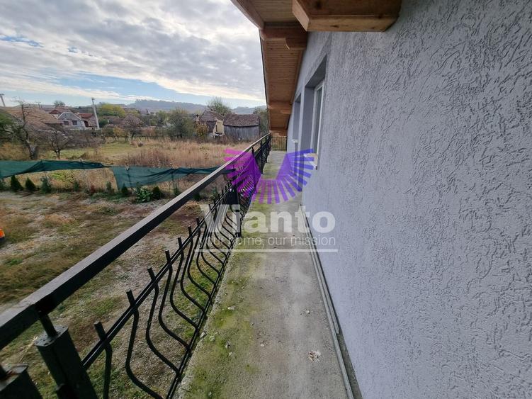 Casă individuală cu 5 camere cu Canalizare în Cornățel