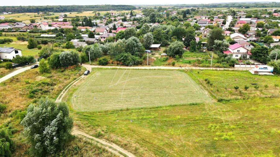 Teren Construcții intravilan de 2688 mp, în Țegheș