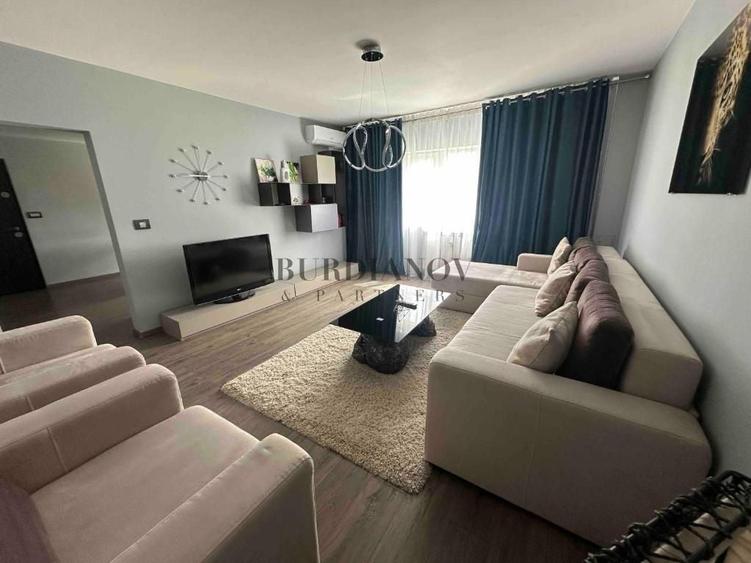 Apartament cu 3 camere în Panduri