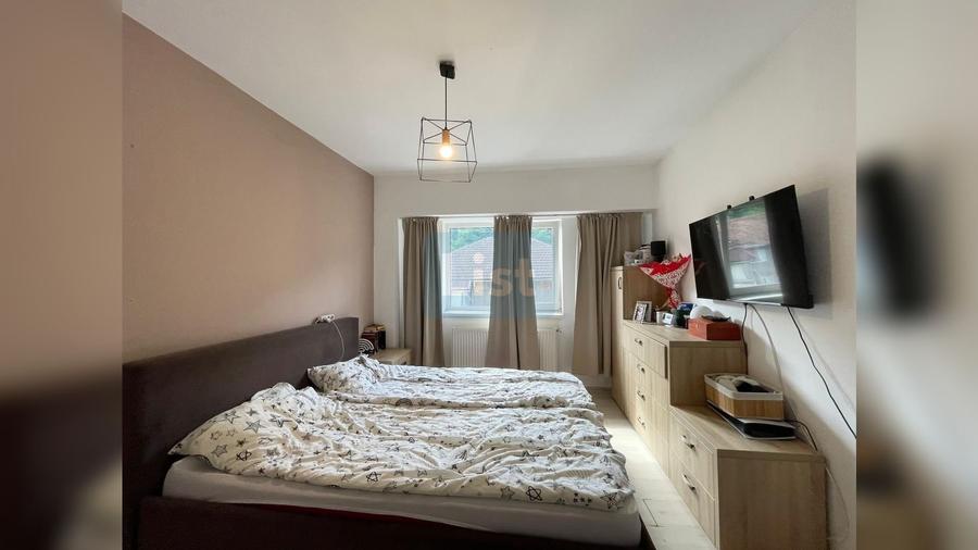 Apartament cu 4 camere decomandat în Luncă