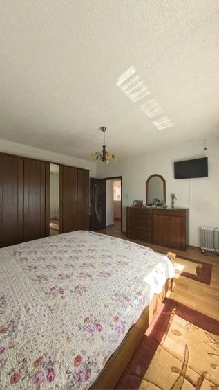 Casă cu 4 camere cu Teren 1440 Mp în Exterior Vest