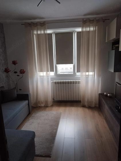 Apartament cu 4 camere semidecomandat în Central