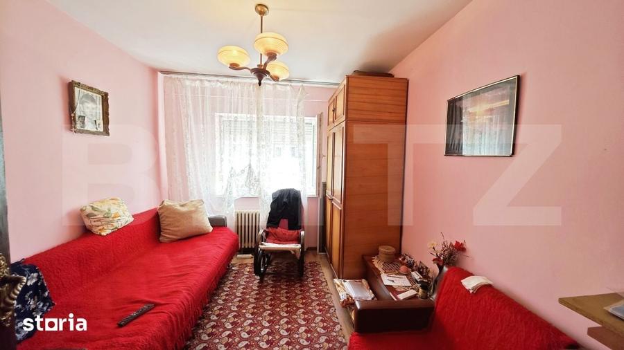 Apartament cu 3 camere decomandat în Iosia