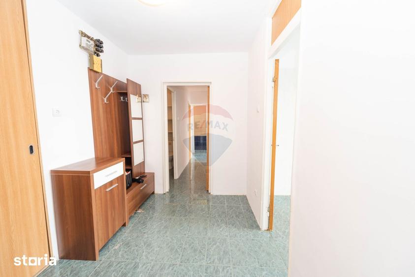 Apartament cu 3 camere decomandat în Crângași
