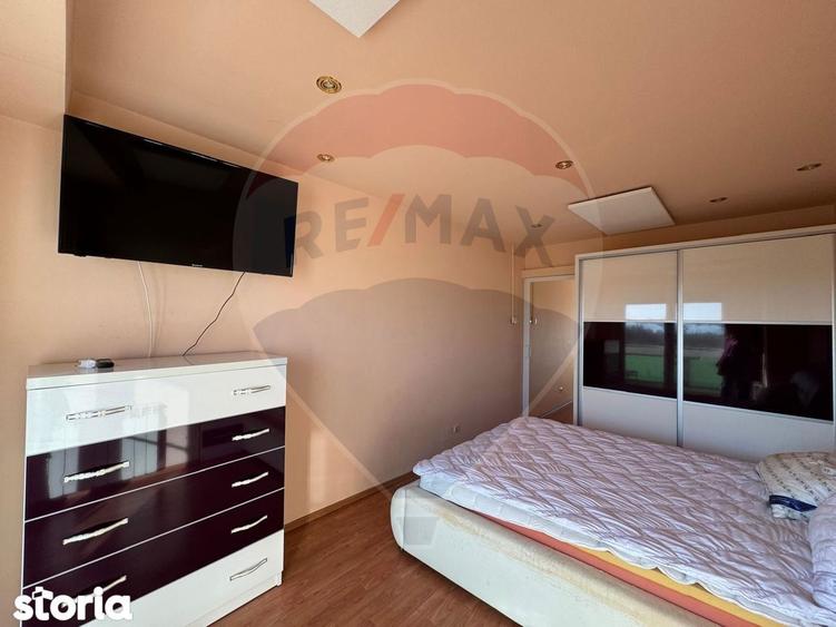 Apartament cu 3 camere, mobilat în Polivalentă