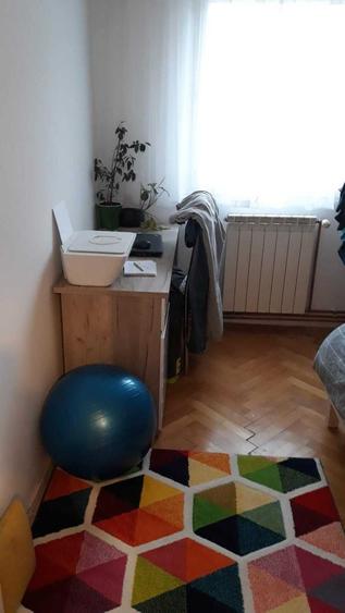 Apartament cu 3 camere semidecomandat în Central