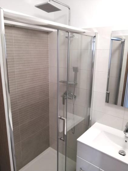 Apartament cu 2 camere decomandat, mobilat în Centrul Civic