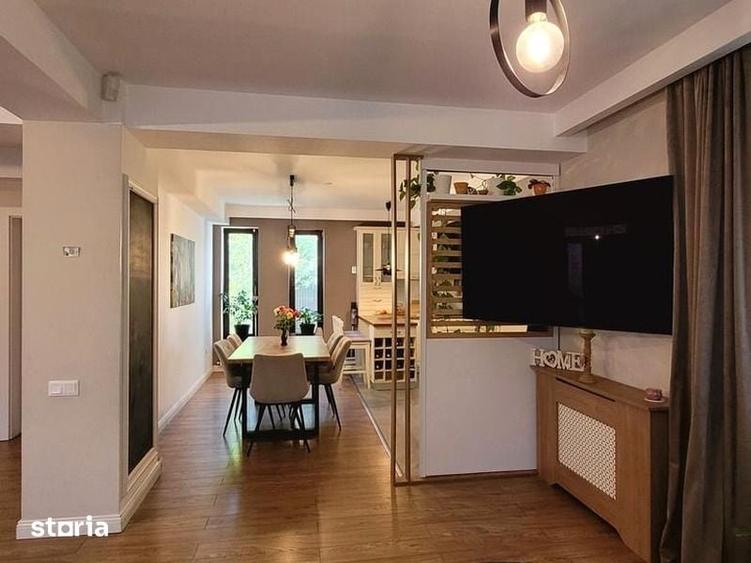 Casă cu 5 camere cu Teren 500 Mp în Corbeanca