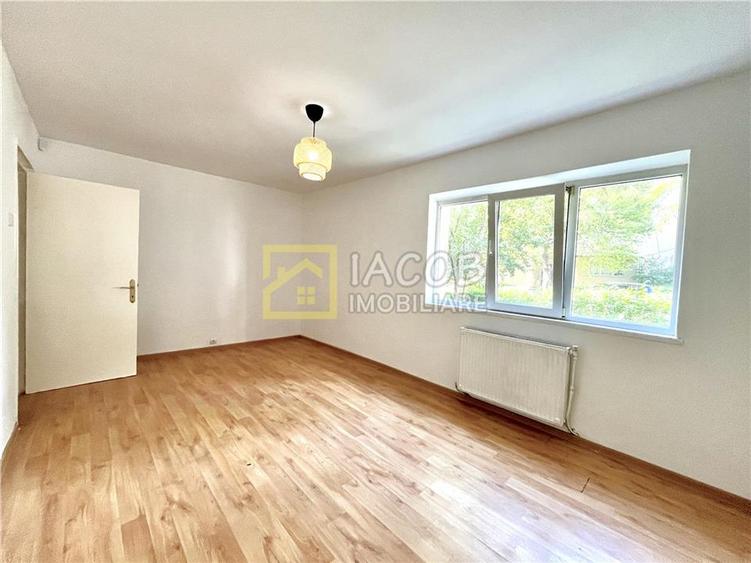 Apartament cu 3 camere decomandat, mobilat în 9 Mai