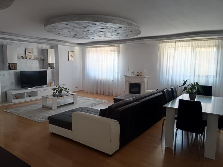 Casă cu 6 camere cu Teren 820 Mp în Berceni