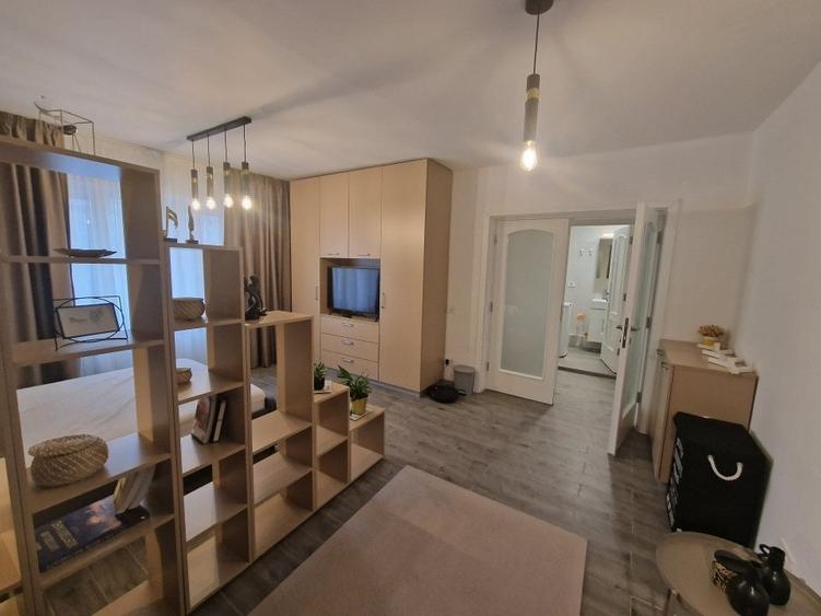 Garsonieră decomandată, mobilată în Vatra Luminoasă