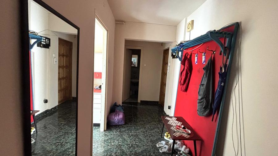 Apartament cu 4 camere semidecomandat în Mănăștur