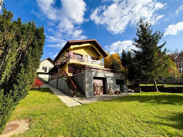 Casă individuală cu 4 camere cu Canalizare în Piatra Arsă