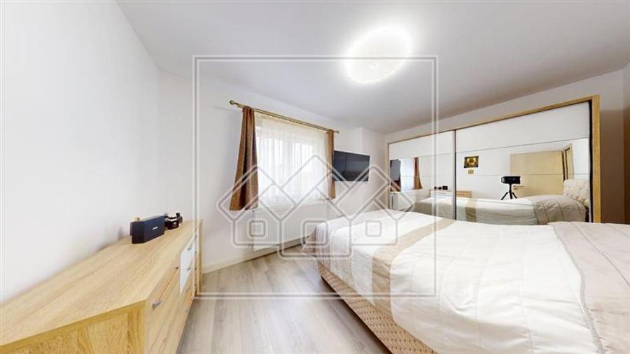Apartament cu 3 camere decomandat în Piața Cluj