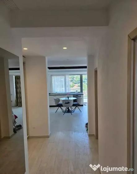 Apartament cu 2 camere decomandat în Centrul Istoric