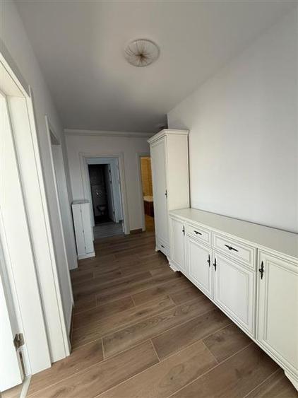 Apartament cu 3 camere decomandat, mobilat în Cristian