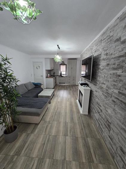 Apartament cu 4 camere decomandat în Sânandrei