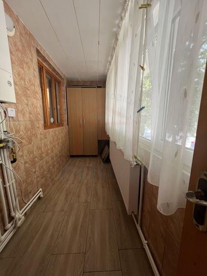 Garsonieră decomandată, mobilată în Micro 20
