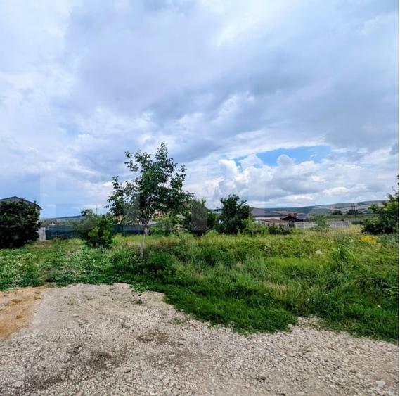 Teren Construcții intravilan de 432 mp, în Partoș