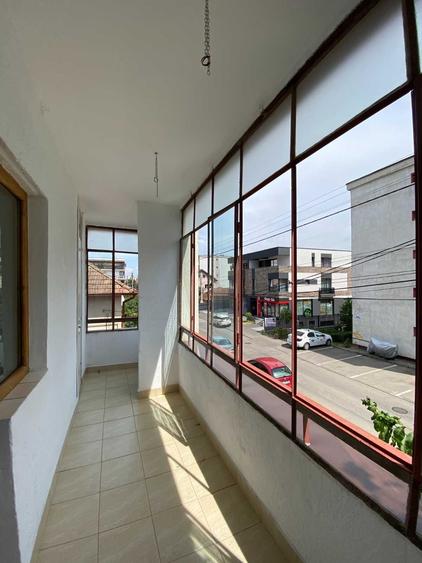 Apartament cu 4 camere decomandat în Exterior Vest