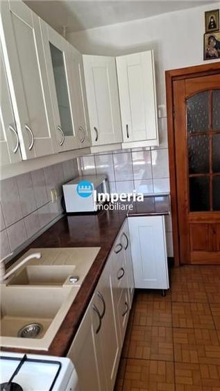 Apartament cu 3 camere decomandat, mobilat în Zimbru