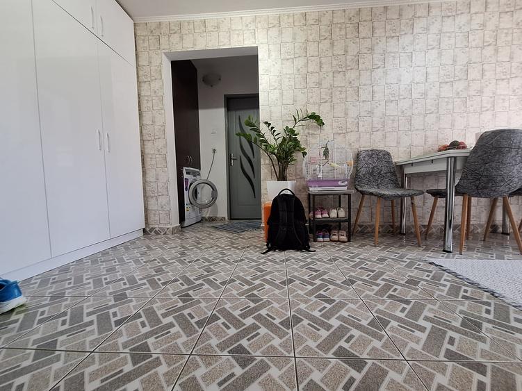 Apartament cu 2 camere decomandat, mobilat în Lipovei