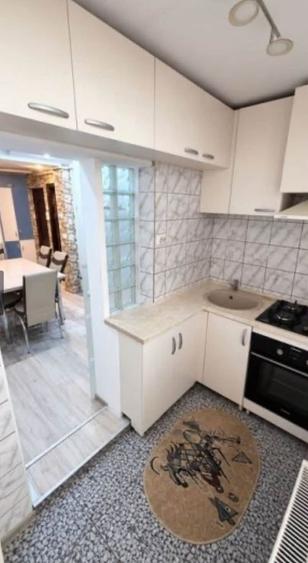 Apartament cu 2 camere decomandat în Poarta 6