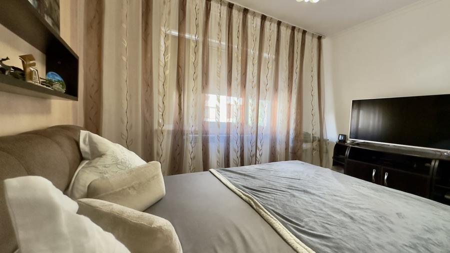 Apartament cu 4 camere decomandat, mobilat în CET