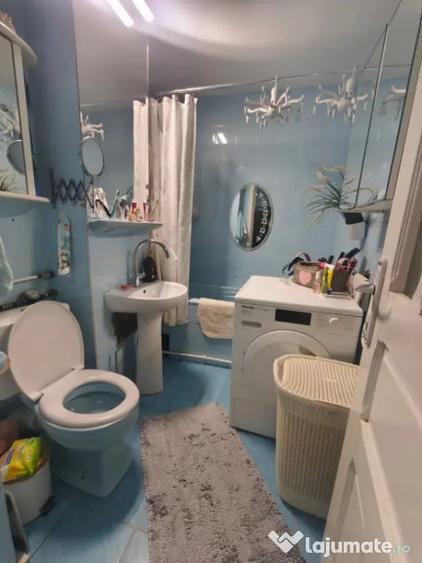 Apartament cu 2 camere decomandat în Siret