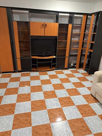Casă cu 3 camere decomandat în Central