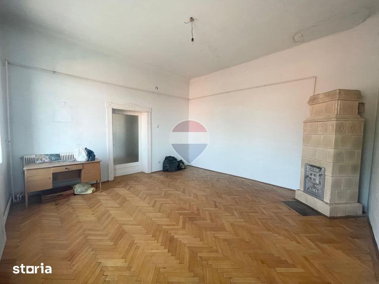 Casă cu 3 camere cu Teren 140 Mp în Central