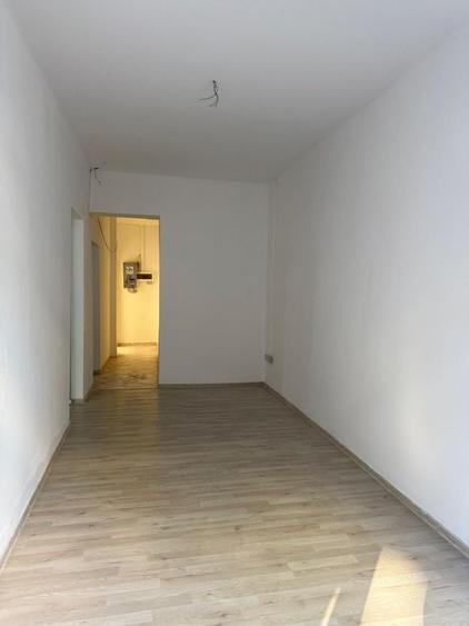 Spațiu comercial, de 80 mp, în Central