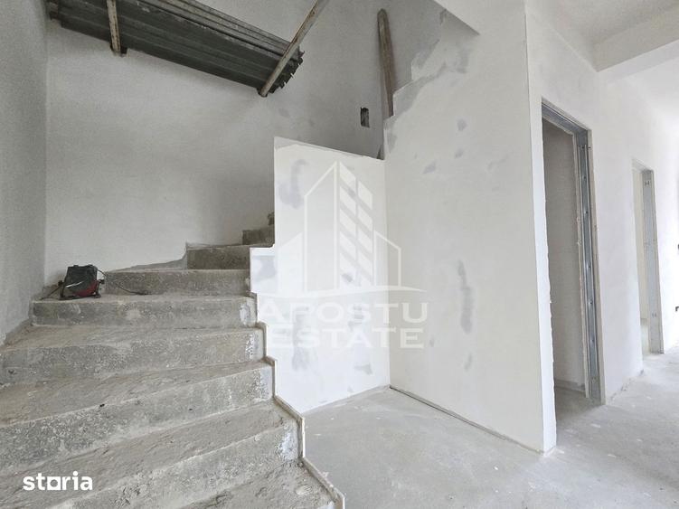 Jumatate de duplex de vanzare, Parter + Etaj, 5 camere si 2 bai, Sag - 14