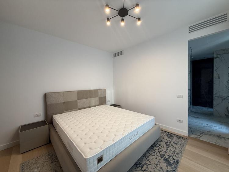 Apartament cu 4 camere decomandat în Arcul de Triumf