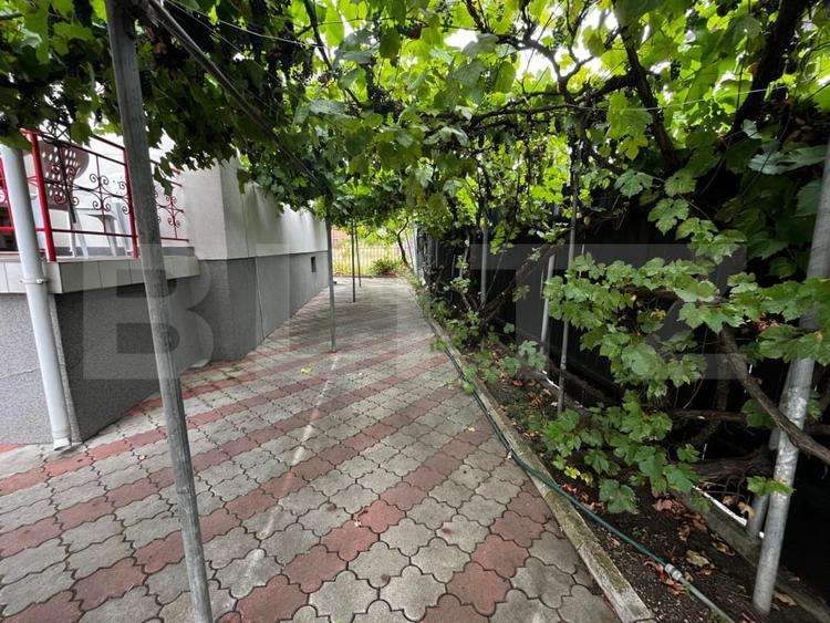 Casă individuală cu 4 camere cu Canalizare în Dâmbul Rotund