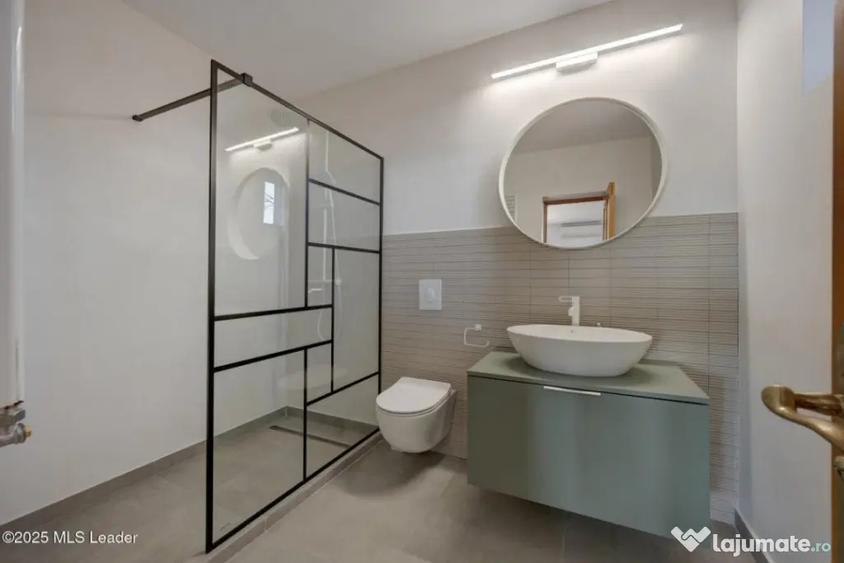 Casă cu 7 camere cu Teren 1120 Mp în Pipera