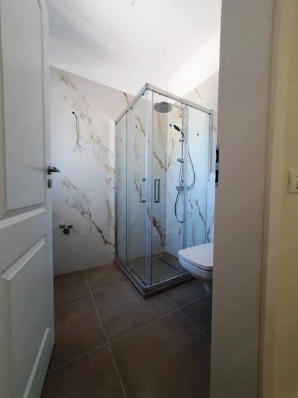 Casă cu 5 camere cu Teren 300 Mp în Central