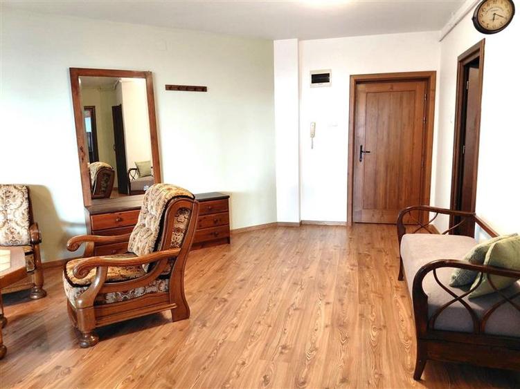 Apartament cu 3 camere decomandat, mobilat în Ultracentral