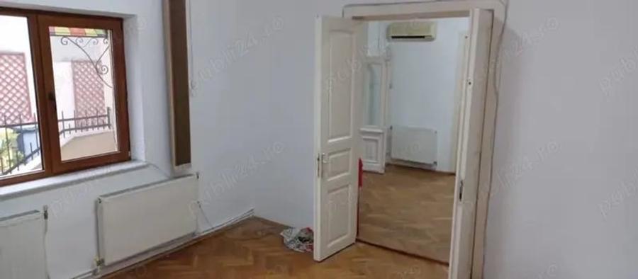 Casă cu 3 camere cu Teren 180 Mp în Central