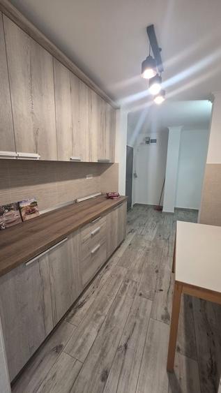 Apartament cu 2 camere decomandat, mobilat în Decebal