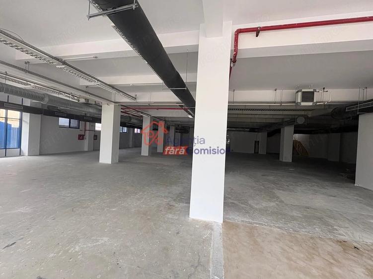 Spațiu comercial, de 800 mp, în Podu Roș