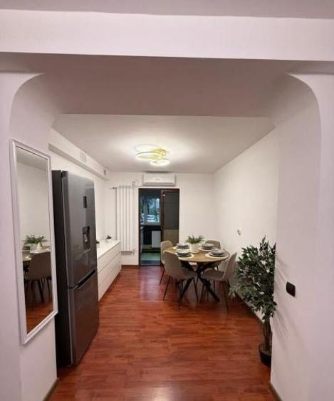 Apartament cu 4 camere decomandat, mobilat în Sebastian