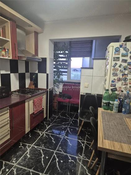 Apartament cu 3 camere decomandat în Aradul Nou