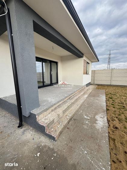 Casă cu 4 camere cu Teren 553 Mp în Sântandrei
