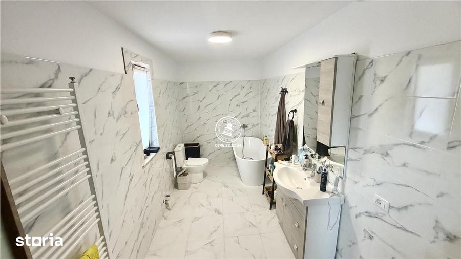 Casă cu 4 camere cu Teren 700 Mp în Popricani
