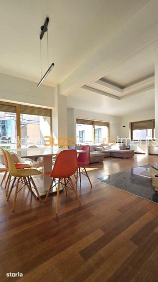 Apartament cu 5 camere în Primăverii