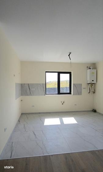 Casă cu 3 camere în Ciurbești