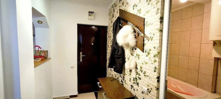 Apartament cu 2 camere decomandat în Calea București