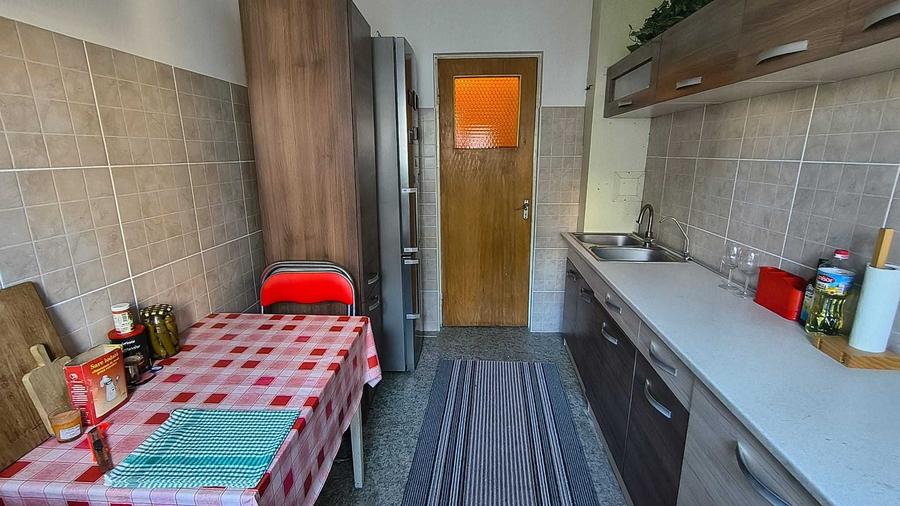 Proprietar ofer spre inchiriere apartament 2 camere decomandat, 55 mp, Calea Vitan Bobocica vis-a-vis Auchan, et. 6, ideal pentru doi studenti - 6