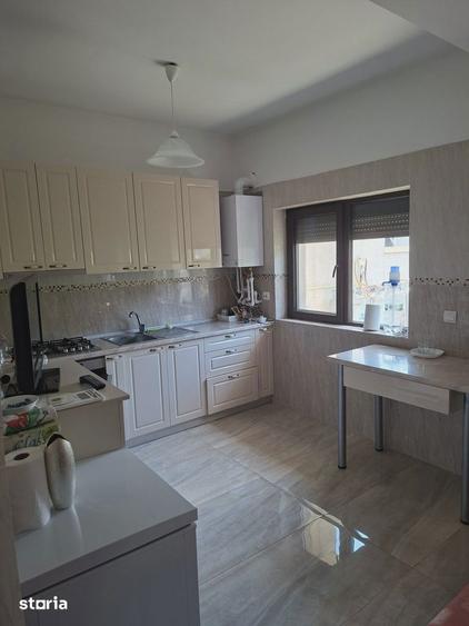 Casă cu 4 camere cu Teren 325 Mp în Central